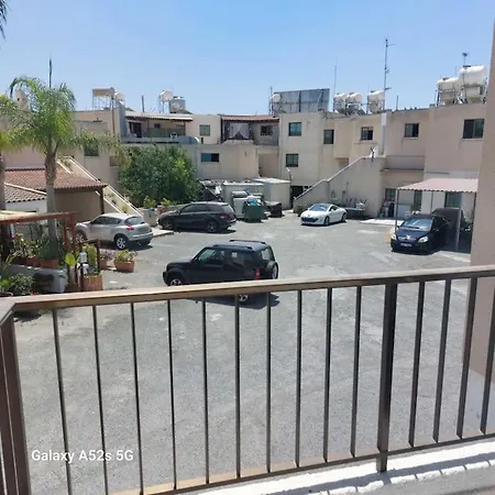 Irenes * لارنكا